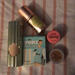 Benefit cosmetics lot😍